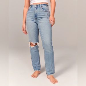 Abercrombie Curve Love 90s Ultra High Rise Straight Jeans
